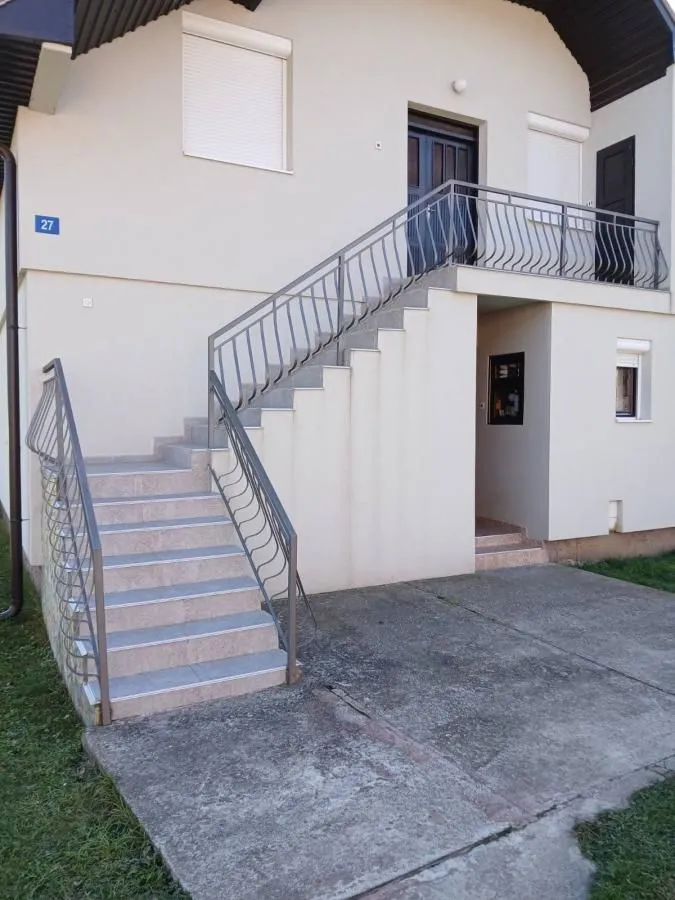 Prodaja, kuća, 180m², Mojkovac, Crna Gora