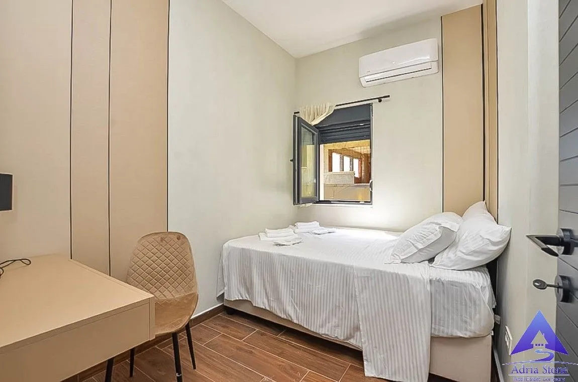 Prodaja, dvosoban stan, 57m², Njivice, Herceg Novi