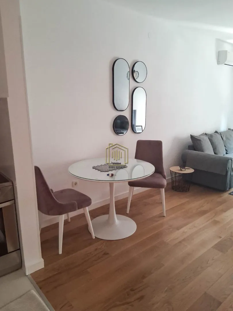 Prodaja, jednosoban stan, 40m², Central Point, Podgorica
