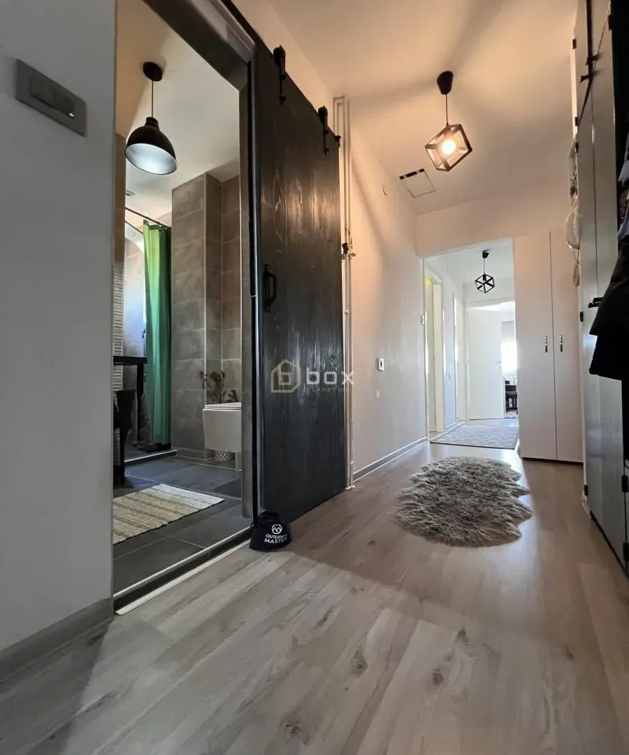 Prodaja, trosoban stan, 91m², Medijana, Niš