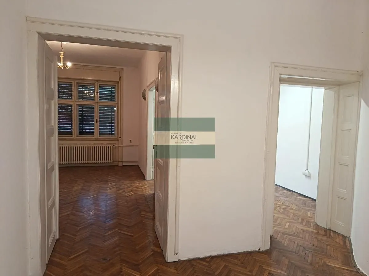 Izdavanje, četvorosoban stan, 93m², Centar, Novi Sad