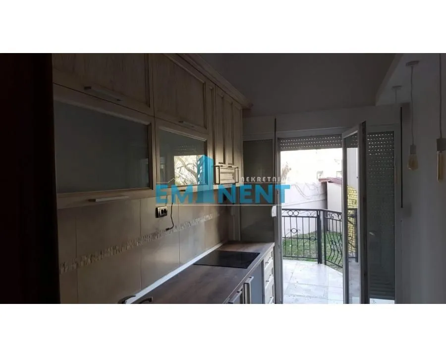 Rent, three bedroom apartment, 82m², Stari Grad, Beograd