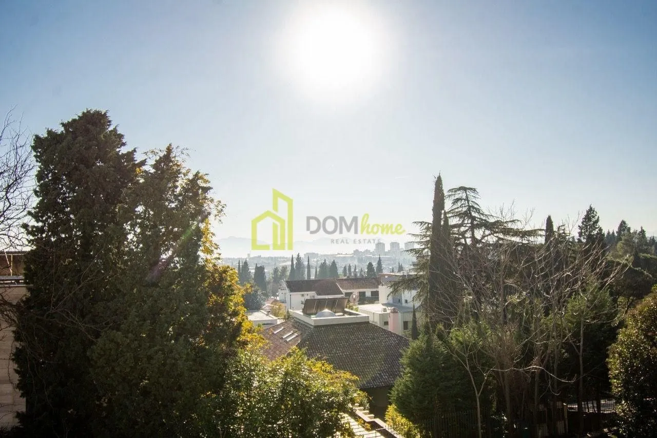 Rent, house, 750m², Gorica C, Podgorica