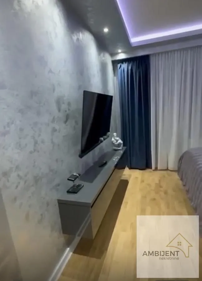Sale, three bedroom apartment, 110m², Centar, Stara Pazova