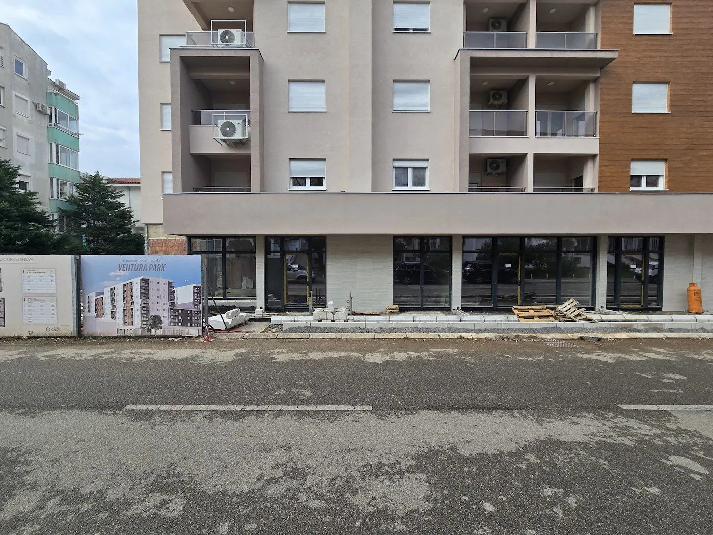 Rent, office space, 208m², Stari Aerodrom, Podgorica