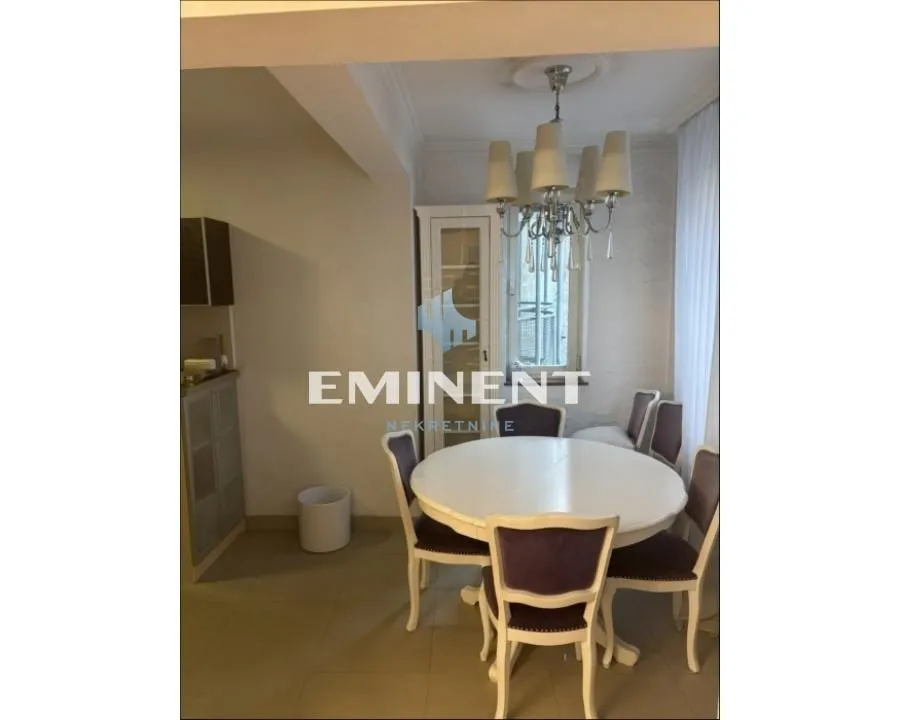 Prodaja, četvorosoban stan, 105m², Sarajevska, Beograd