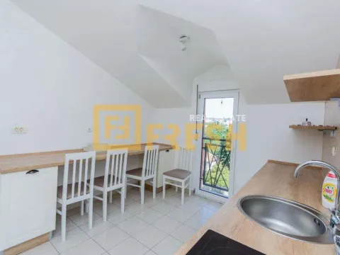 Izdavanje, dvosoban stan, 90m², Krivi Most, Podgorica - image 5