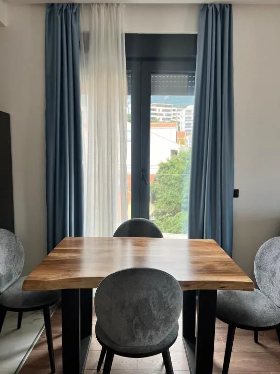 Rent, one bedroom apartment, 40m², Bečići, Budva