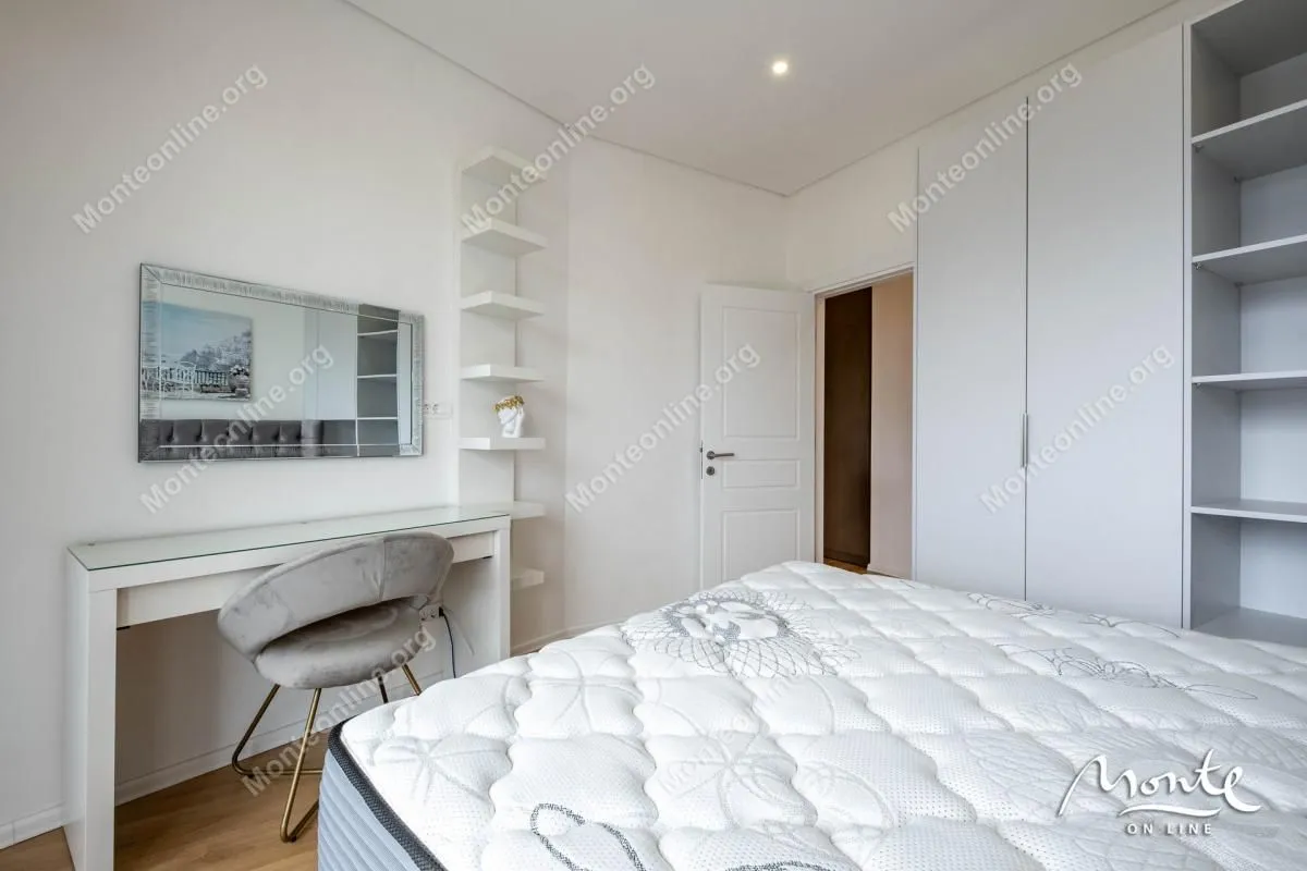 Prodaja, dvosoban stan, 76m², Tivat, Crna Gora