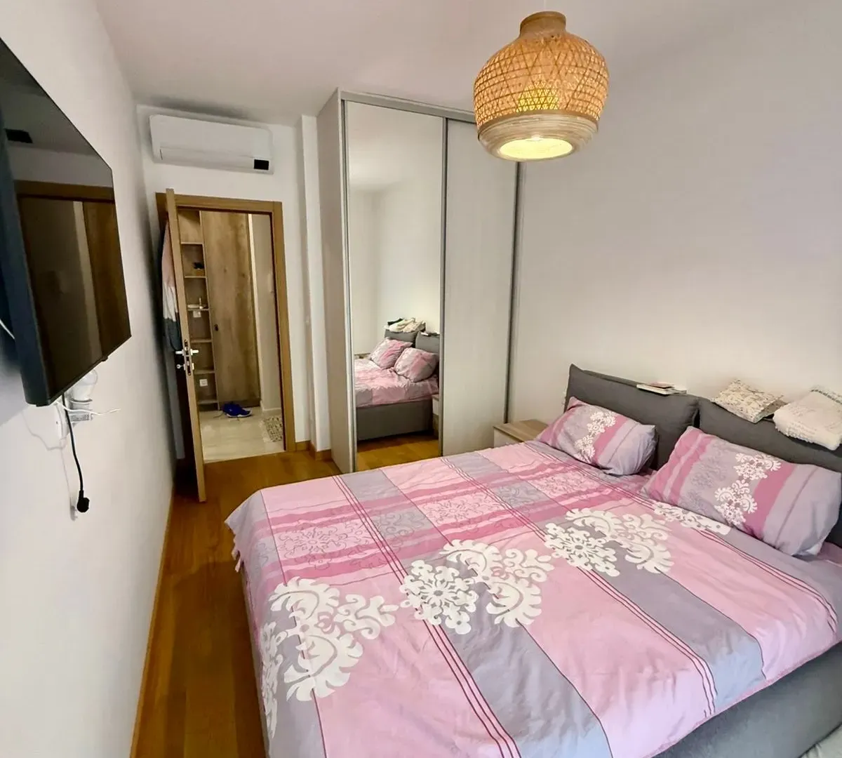 Izdavanje, dvosoban stan, 75m², City Kvart, Podgorica