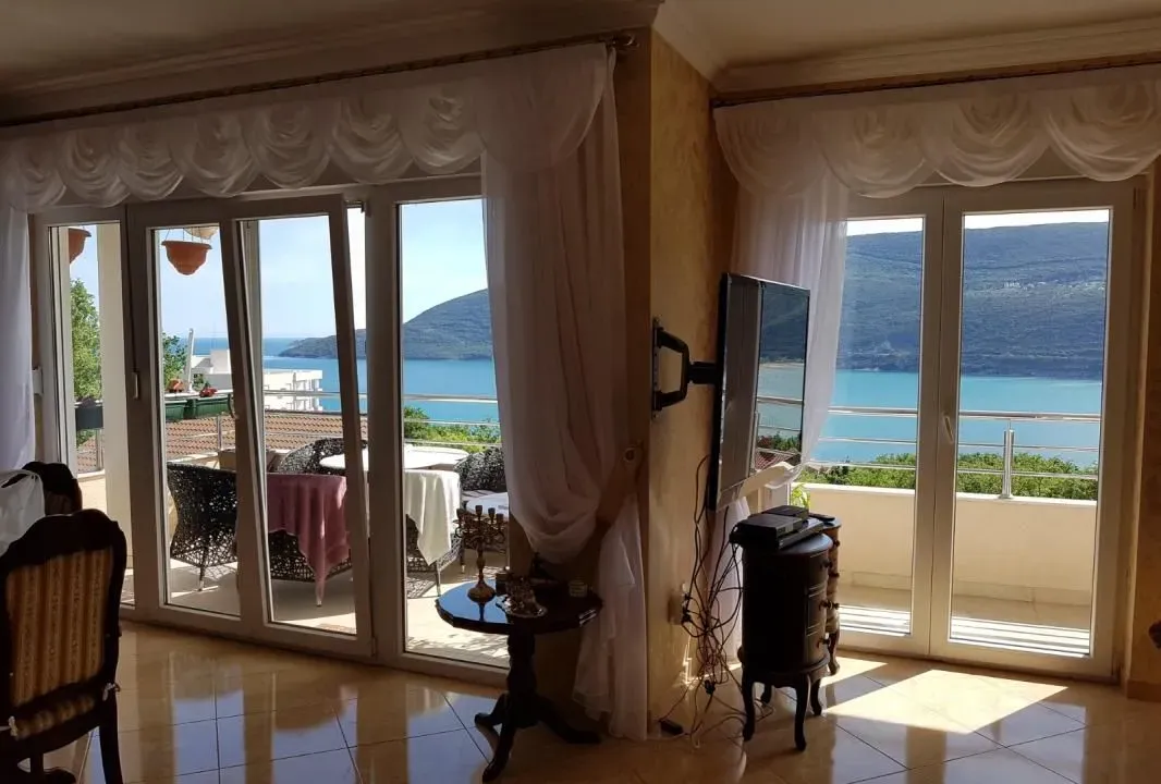 Sale, three bedroom apartment, 120m², Herceg Novi, Crna Gora