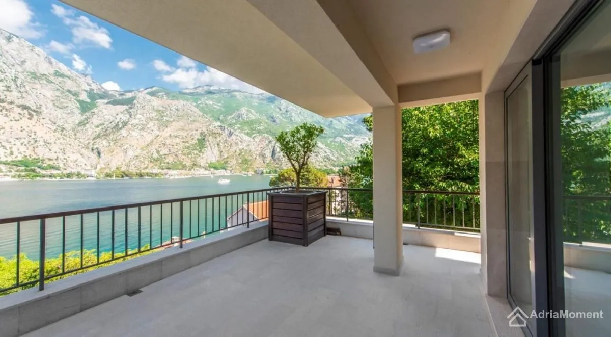 Prodaja, dvosoban stan, 160m², Prčanj, Kotor