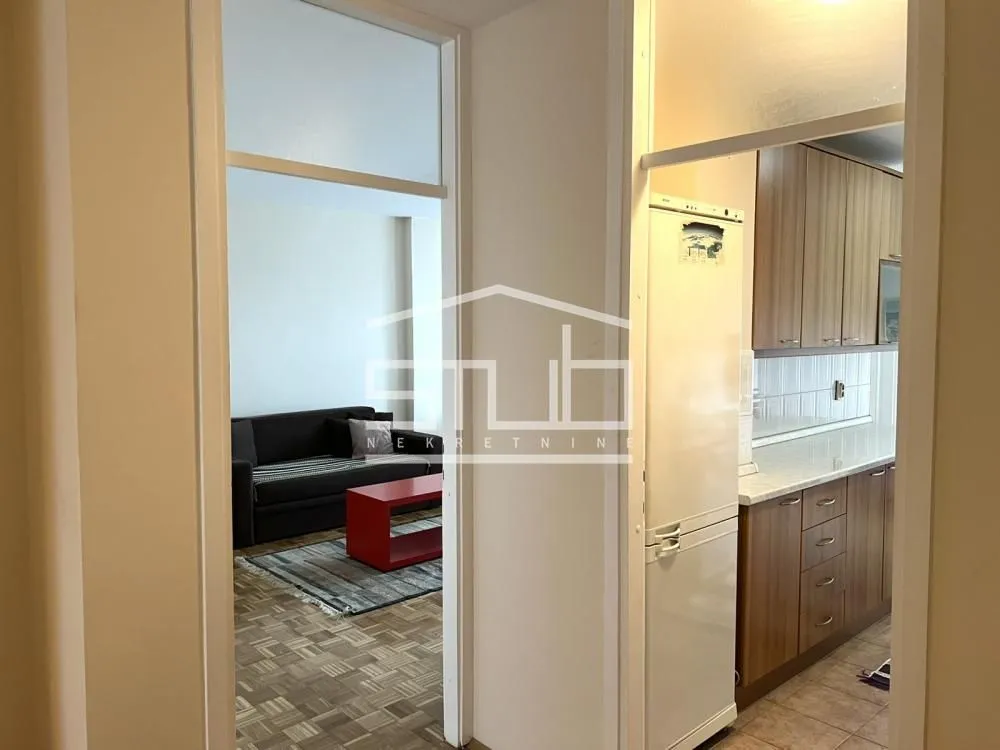 Izdavanje, trosoban stan, 88m², Crveni Krst, Beograd