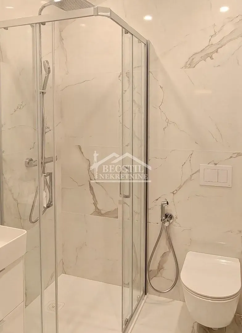 Sale, four bedroom apartment, 133m², Stari Grad, Beograd