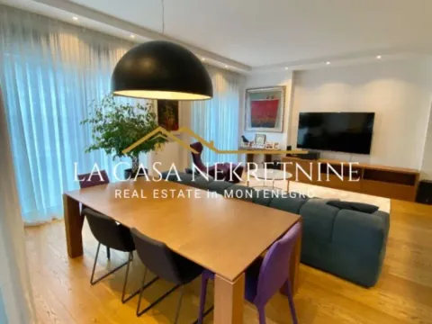 Rent, three bedroom apartment, 165m², Kod Capital Plaze, Podgorica