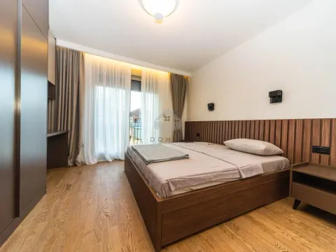 Izdavanje, kuća, 280m², Stari Aerodrom, Podgorica - image 14