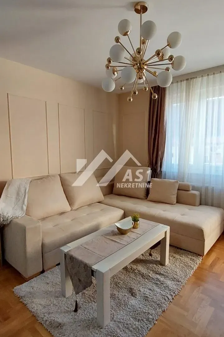 Izdavanje, jednosoban stan, 37m², Bulevar Oslobodjenja, Novi Sad Sve Podlokacije