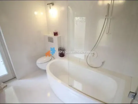 Izdavanje, četvorosoban stan, 150m², Savski Venac, Beograd - image 21