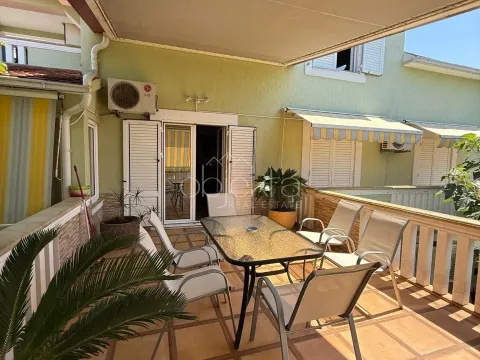 Izdavanje, stan, 150m², Tivat, Crna Gora - image 4