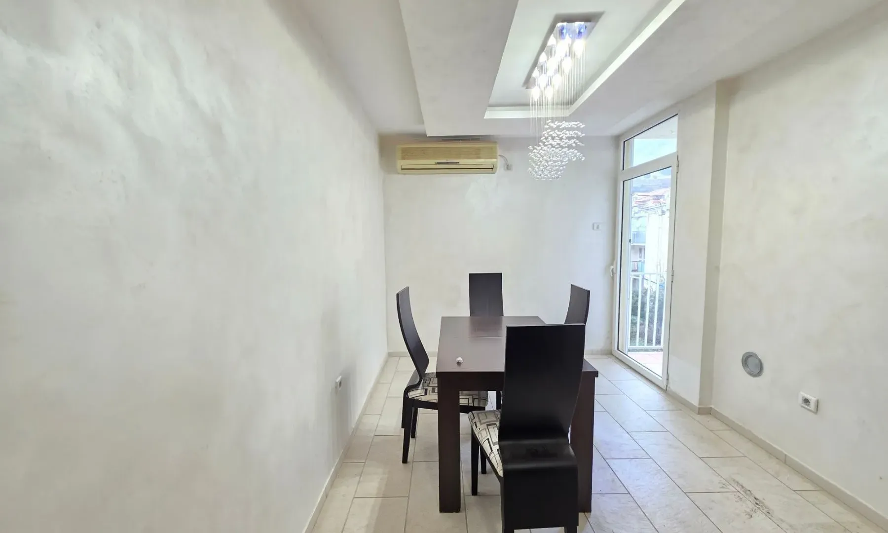 Prodaja, trosoban stan, 100m², Petrovac, Budva