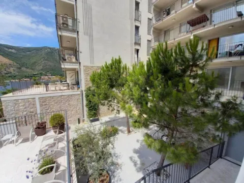 Prodaja, stan, 78m², Kotor, Crna Gora - image 10