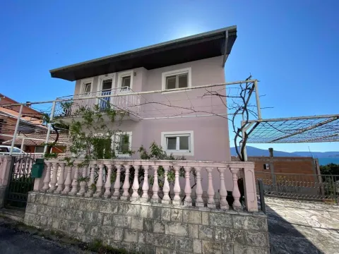 Prodaja, kuća, 180m², Tivat, Crna Gora