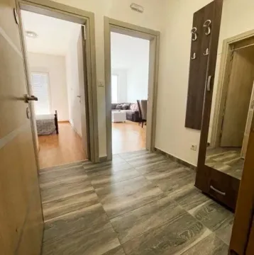 Izdavanje, jednosoban stan, 50m², Stari Aerodrom, Podgorica - image 2