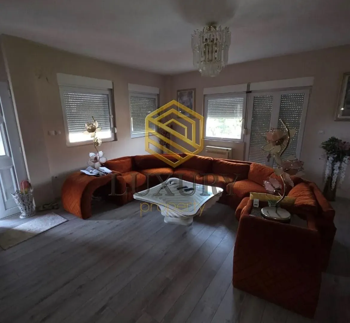 Prodaja, kuća, 297m², Zabjelo, Podgorica