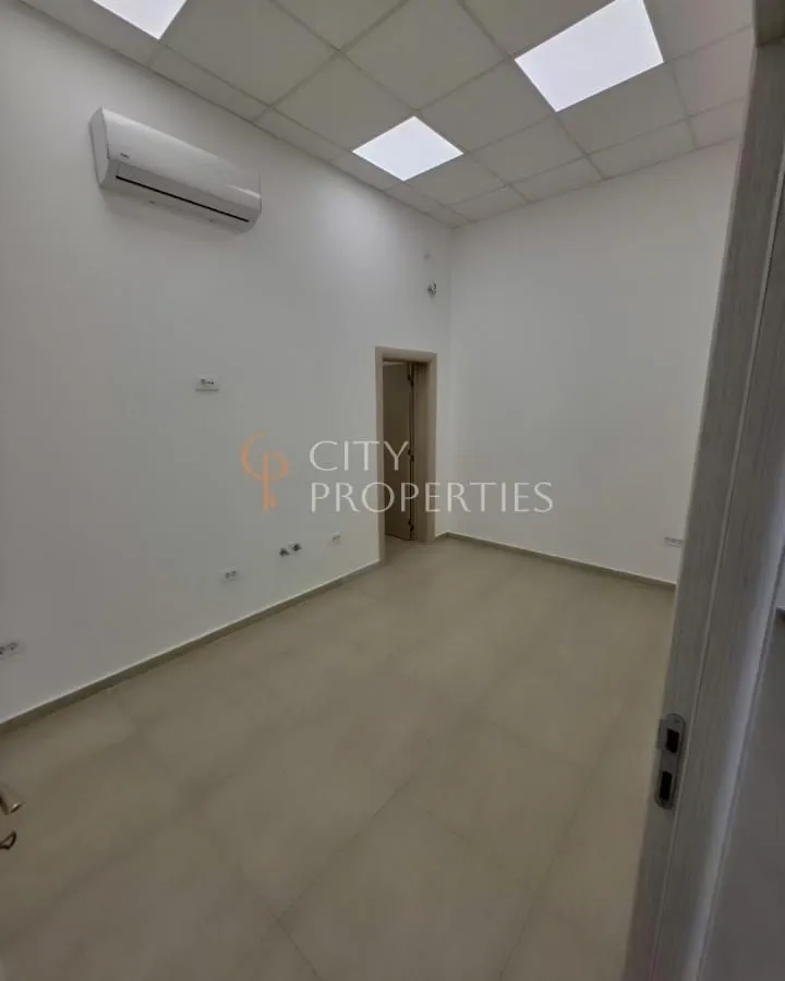 Rent, office space, 115m², Blok 9, Podgorica