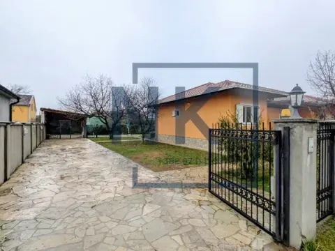 Rent, house, 170m², Tološi, Podgorica - image 14