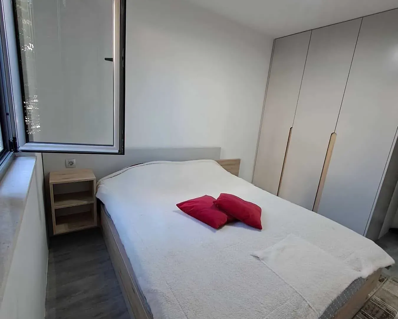 Izdavanje, jednosoban stan, 40m², Bečići, Budva