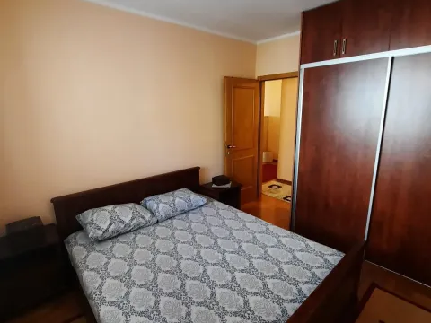 Rent, two bedroom apartment, 70m², Budva, Crna Gora - image 12