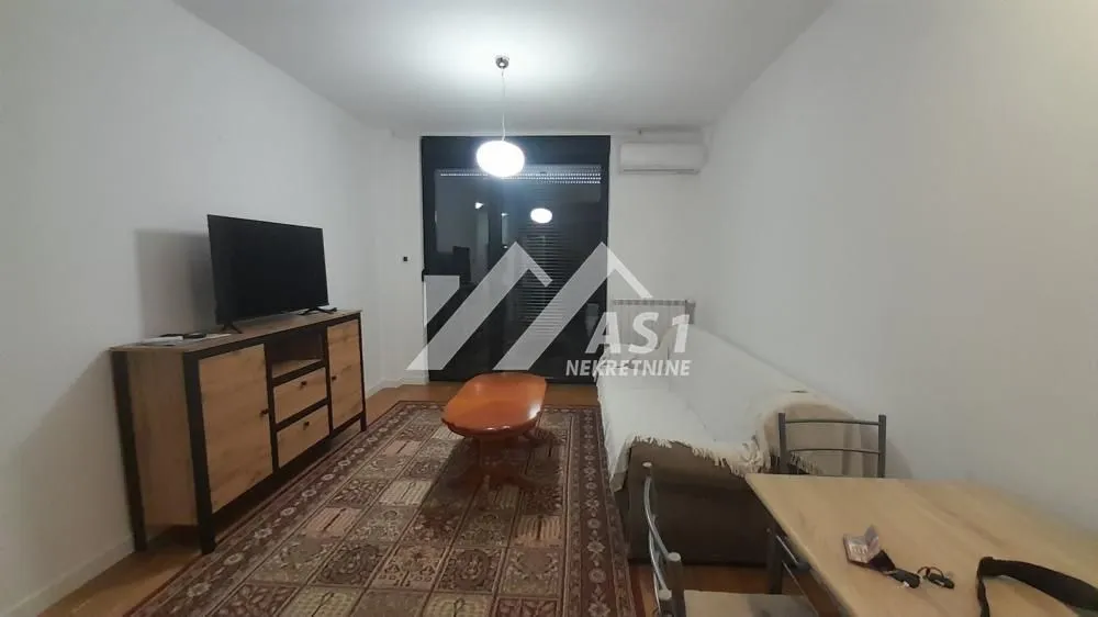 Izdavanje, jednosoban stan, 50m², Petrovaradin, Novi Sad