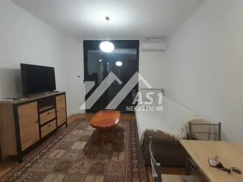 Izdavanje, jednosoban stan, 50m², Petrovaradin, Novi Sad
