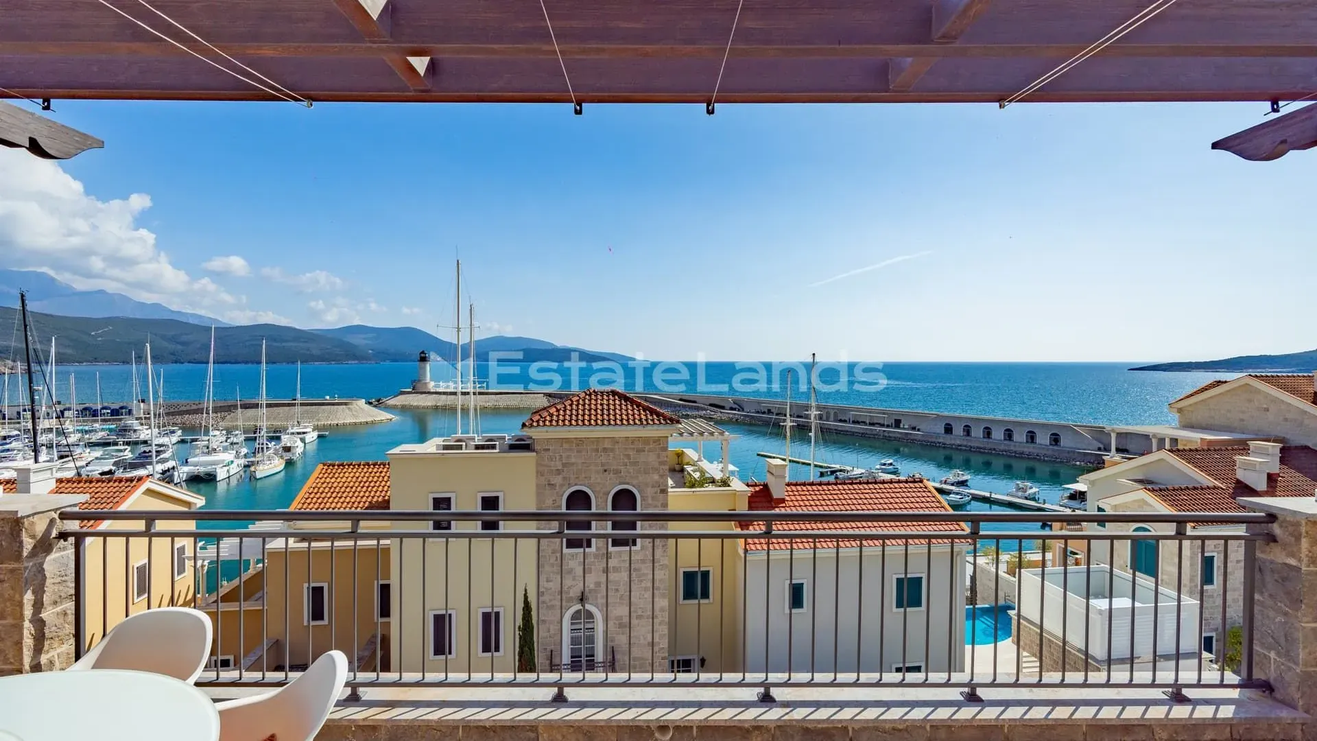 Izdavanje, dvosoban stan, 100m², Luštica Bay, Tivat