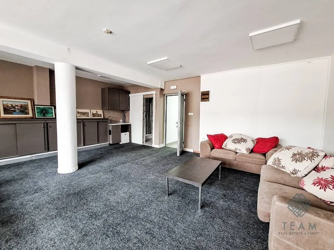 Izdavanje, poslovni prostor, 1000m², Centar, Podgorica