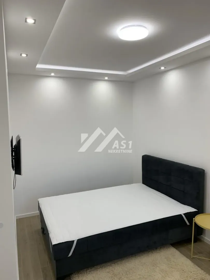 Izdavanje, trosoban stan, 77m², Veternička rampa, Novi Sad Sve Podlokacije