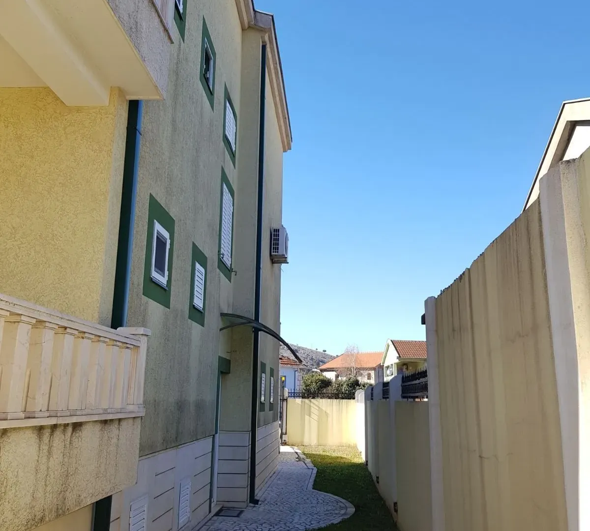 Prodaja, kuća, 489m², Podgorica, Crna Gora