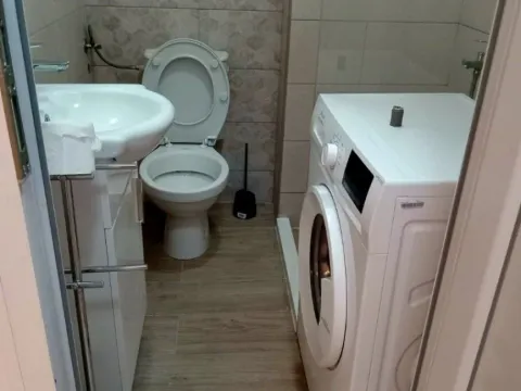 Izdavanje, jednosoban stan, 45m², City Kvart, Podgorica - image 9