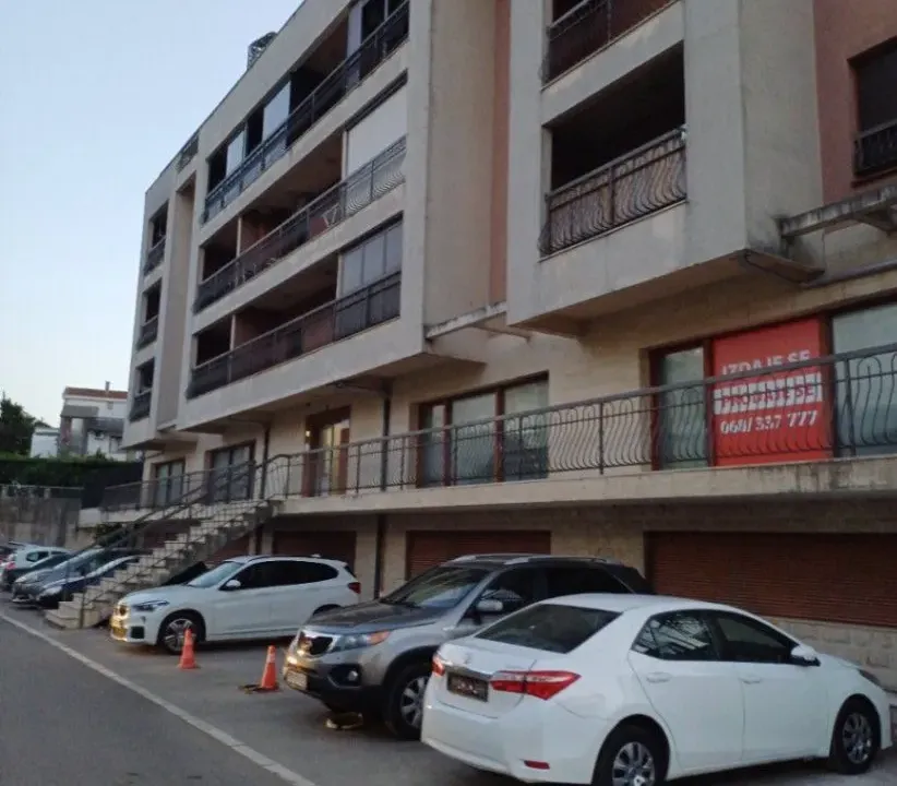 Izdavanje, poslovni prostor, 50m², Momišići, Podgorica