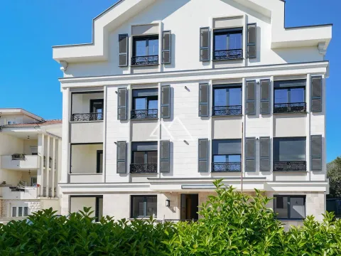 Sale, three bedroom apartment, 96m², Tivat, Crna Gora - image 1