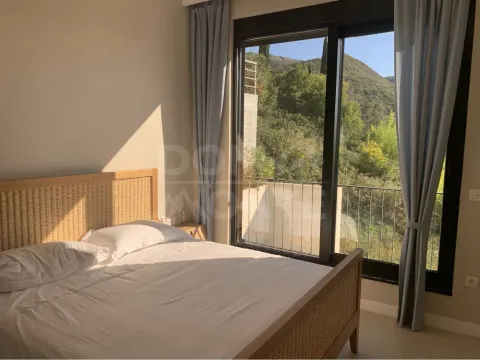 Rent, three bedroom apartment, 130m², Gornja Lastva, Tivat - image 11