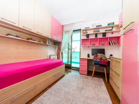 Prodaja, trosoban stan, 126m², Stari Aerodrom, Podgorica - image 7