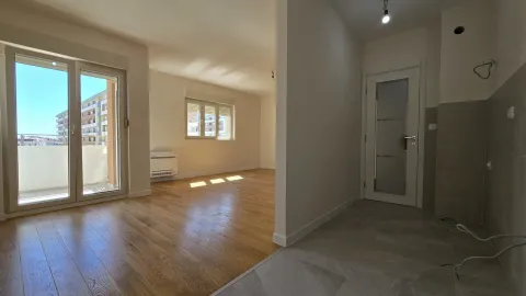 Rent, office space, 93m², Central Point, Podgorica - image 7