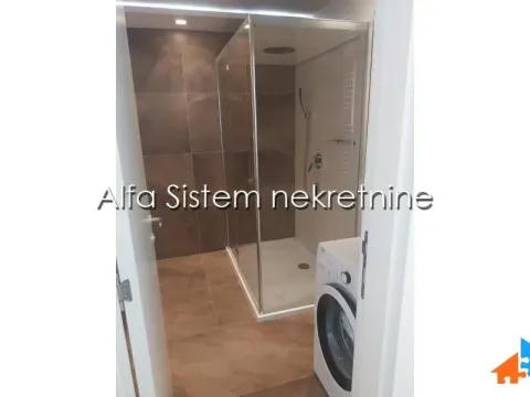 Rent, four bedroom apartment, 170m², Kalenić Pijaca, Vračar Sve Podlokacije - image 18