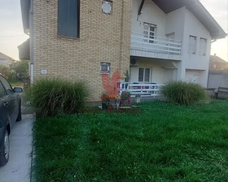 Prodaja, kuća, 210m², Medjulužje, Mladenovac