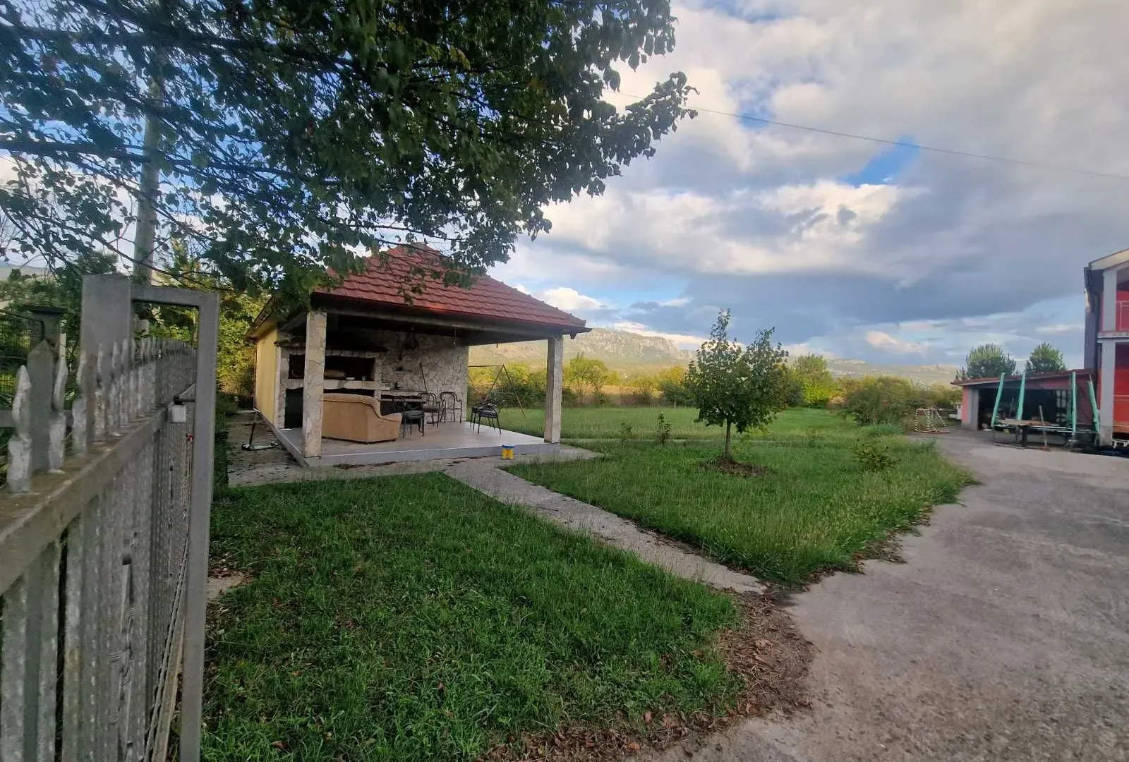 Prodaja, kuća, 240m², Danilovgrad, Crna Gora