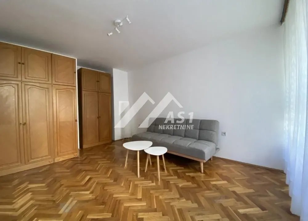 Izdavanje, dvosoban stan, 55m², Železnička Stanica, Novi Sad Sve Podlokacije