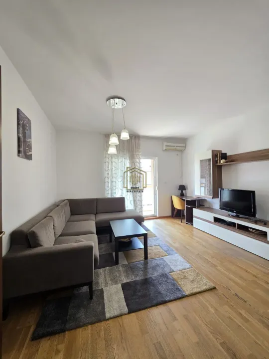 Izdavanje, jednosoban stan, 52m², City Kvart, Podgorica