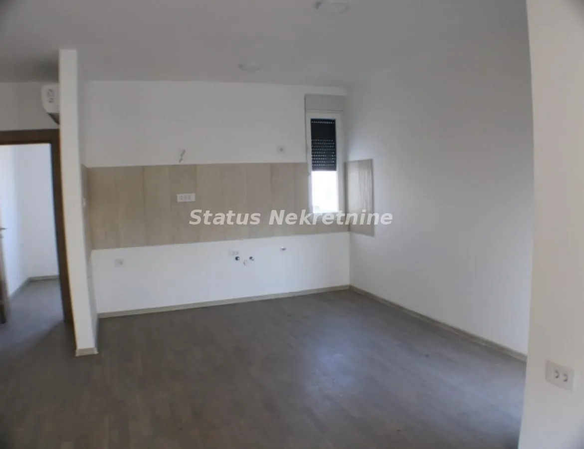 Prodaja, četvorosoban stan, 78m², Petrovaradin, Novi Sad